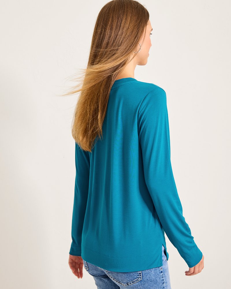 Kauai Jersey Long-Sleeve V-Neck T-Shirt Academy | Tommy Bahama Trending - Kauai Jersey Long-Sleeve V-Neck T-Shirt