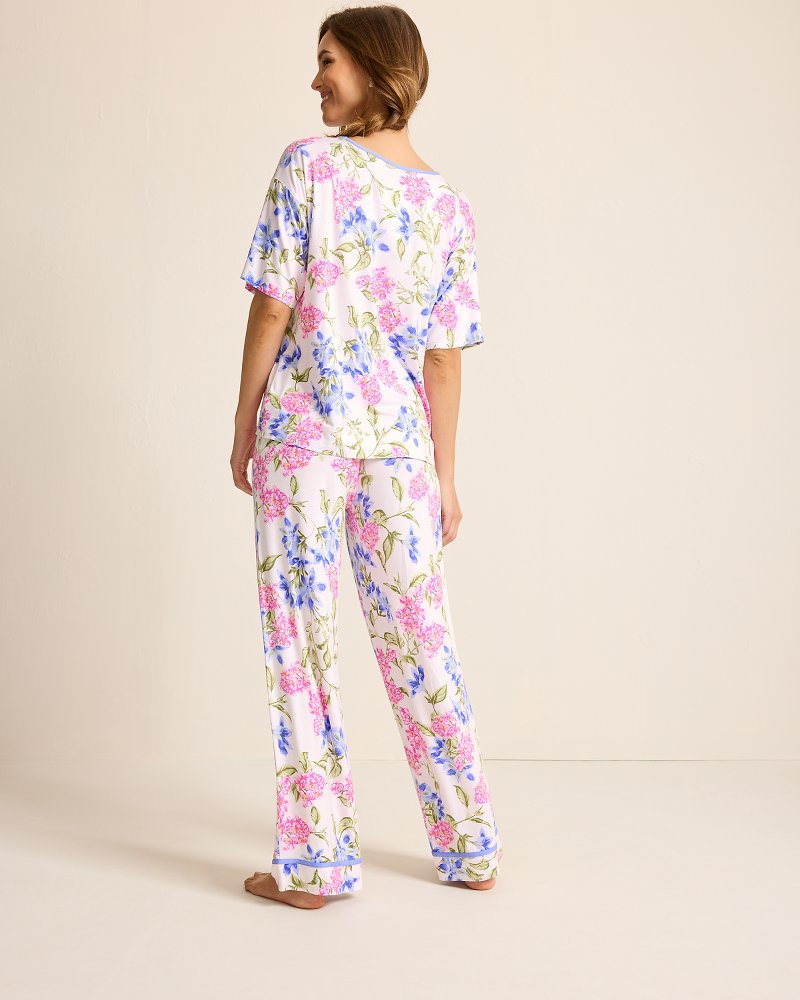 Jersey V-Neck Top & Pants Pajama Set Ivory | Tommy Bahama Customer Favorite - Jersey V-Neck Top & Pants Pajama Set