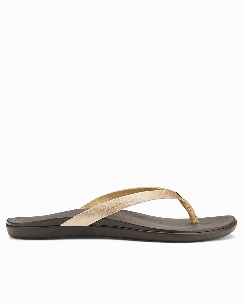 OluKai® Ho'ōpio Leather Sandals Bubbly | Tommy Bahama Premium - OluKai® Ho'ōpio Leather Sandals