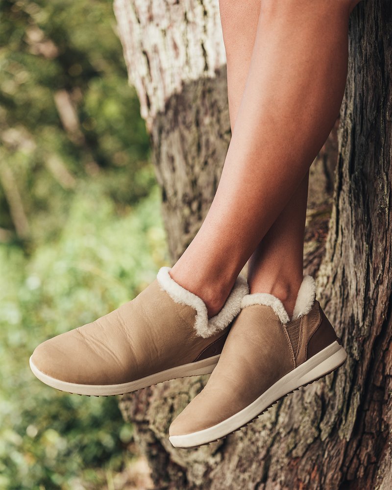 OluKai® Mālua Hulu Boots Tan | Tommy Bahama Latest - OluKai® Mālua Hulu Boots