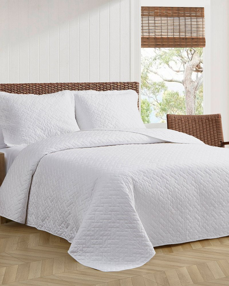 Solid King Quilt/Sham Set White | Tommy Bahama Value - Solid King Quilt/Sham Set