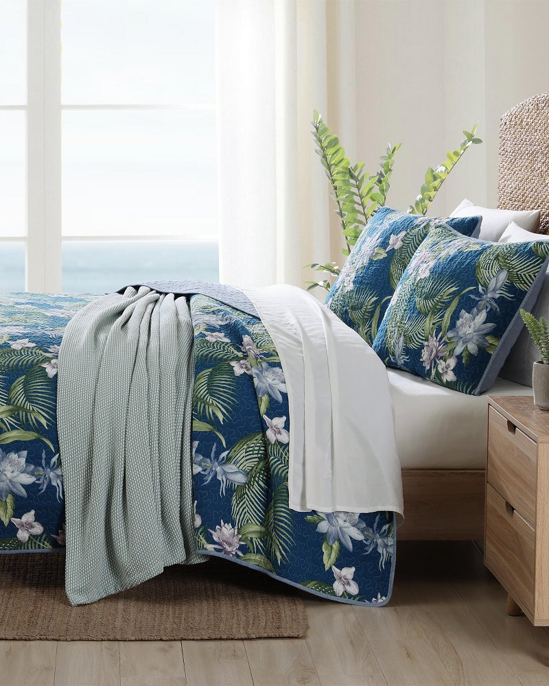 Southern Breeze 3-Piece Full/Queen Quilt Set Blue | Tommy Bahama Discount - Southern Breeze 3-Piece Full/Queen Quilt Set