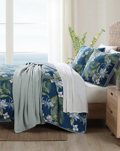 Southern Breeze 3-Piece Full/Queen Quilt Set Blue | Tommy Bahama Discount - Southern Breeze 3-Piece Full/Queen Quilt Set