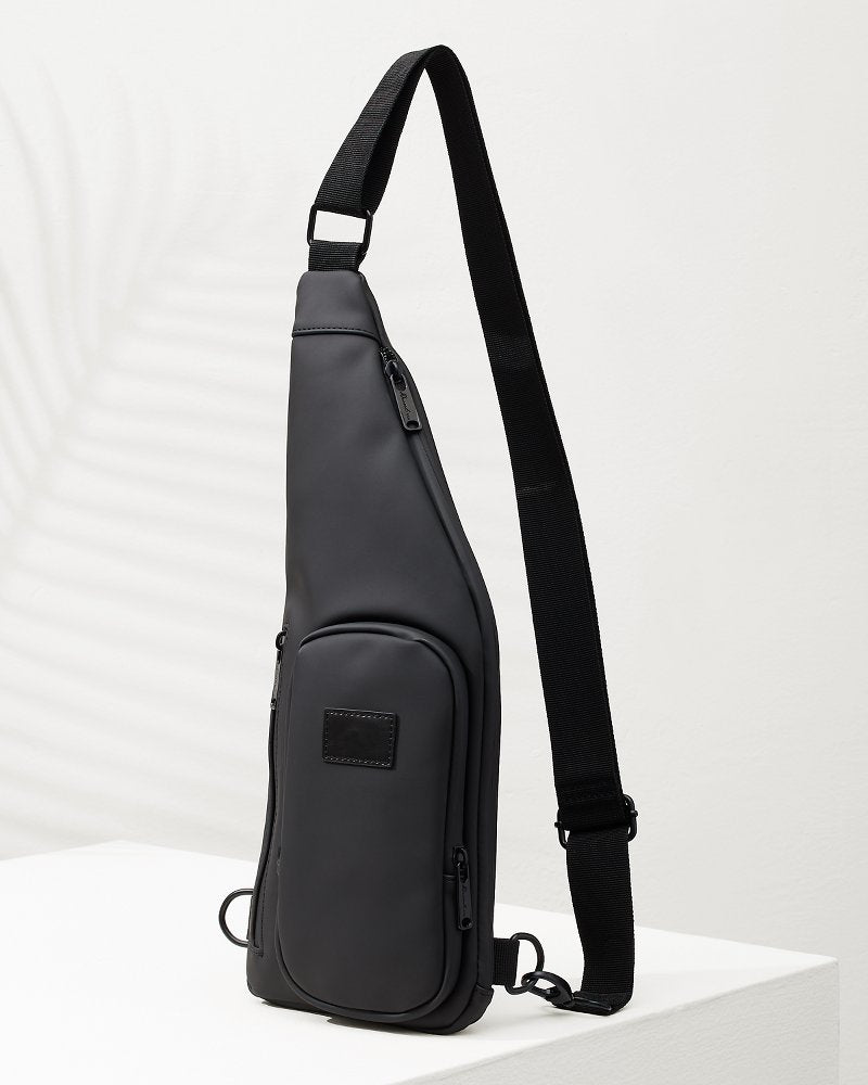Hudson Black Sling Bag Black | Tommy Bahama Top Pick - Hudson Black Sling Bag