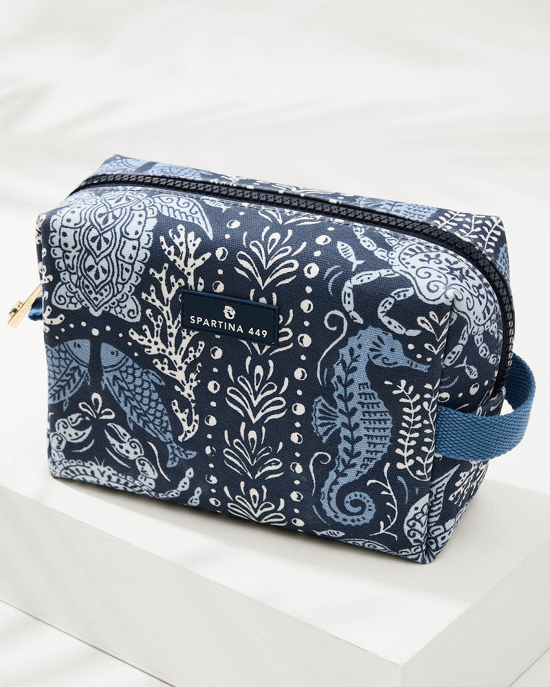 Hamilton Sealife Cosmetic Case Sea Life | Tommy Bahama Classic - Hamilton Sealife Cosmetic Case