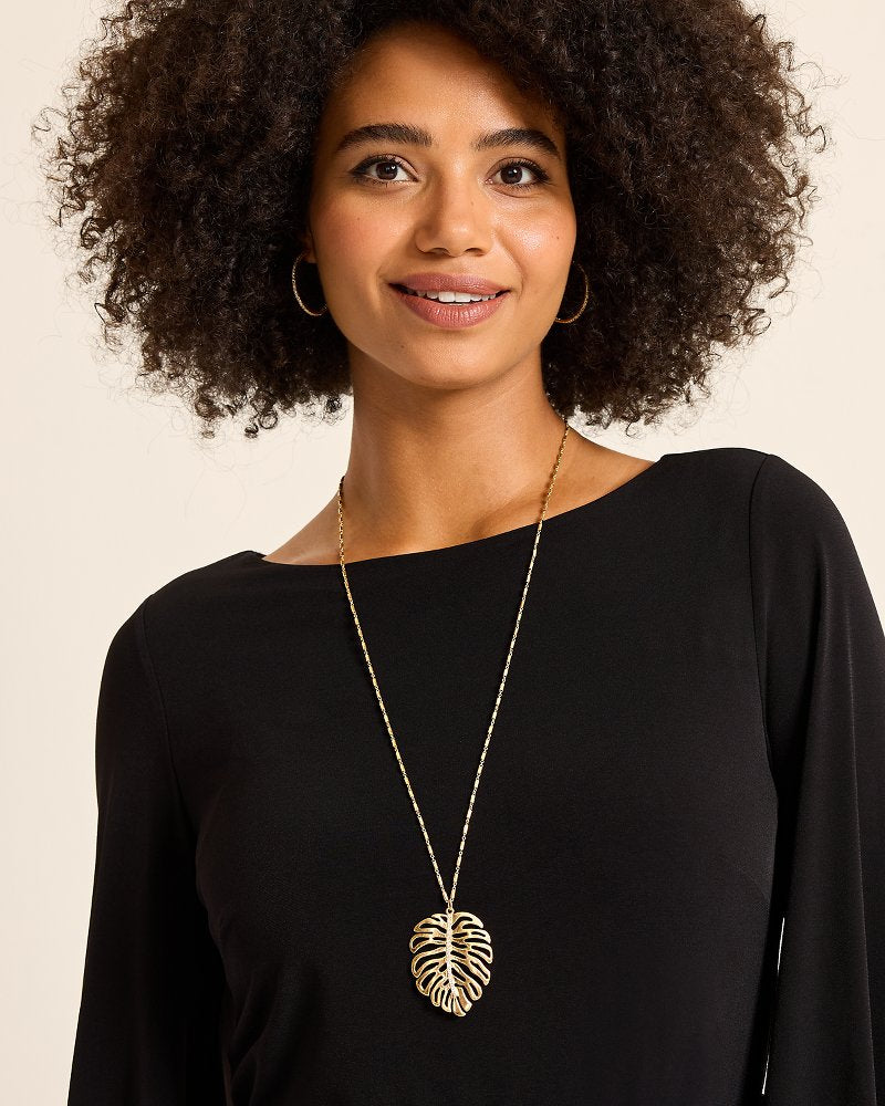 Tropical Blooms Monstera Pendant Necklace Gold | Tommy Bahama Classic - Tropical Blooms Monstera Pendant Necklace