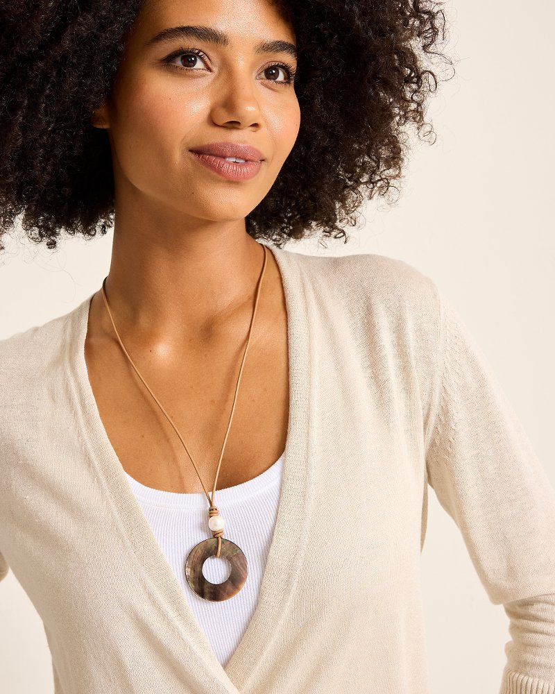 Indigo Shore Grey Shell Pendant Necklace Gold | Tommy Bahama New - Indigo Shore Grey Shell Pendant Necklace