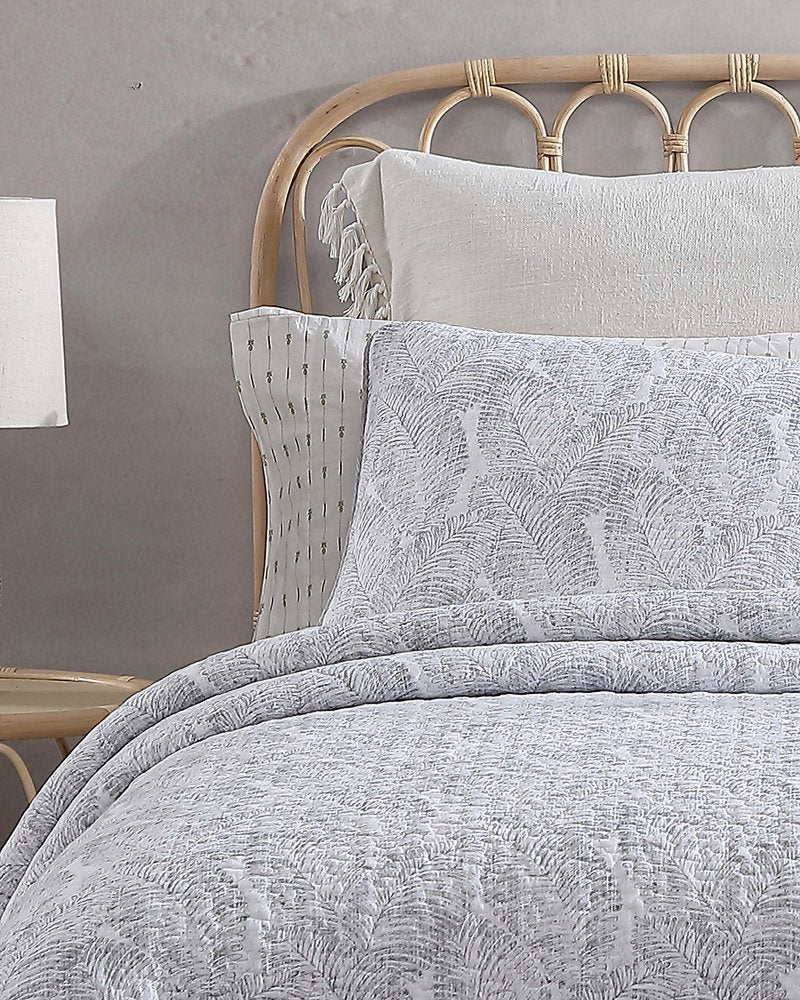 Water Leaves 3-Piece Full/Queen Quilt Set Grey | Tommy Bahama Best Seller - Water Leaves 3-Piece Full/Queen Quilt Set