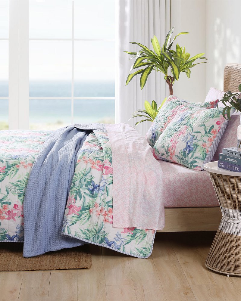 Island Orchid Reversible 3-Piece King Quilt Set White | Tommy Bahama Special Offer - Island Orchid Reversible 3-Piece King Quilt Set