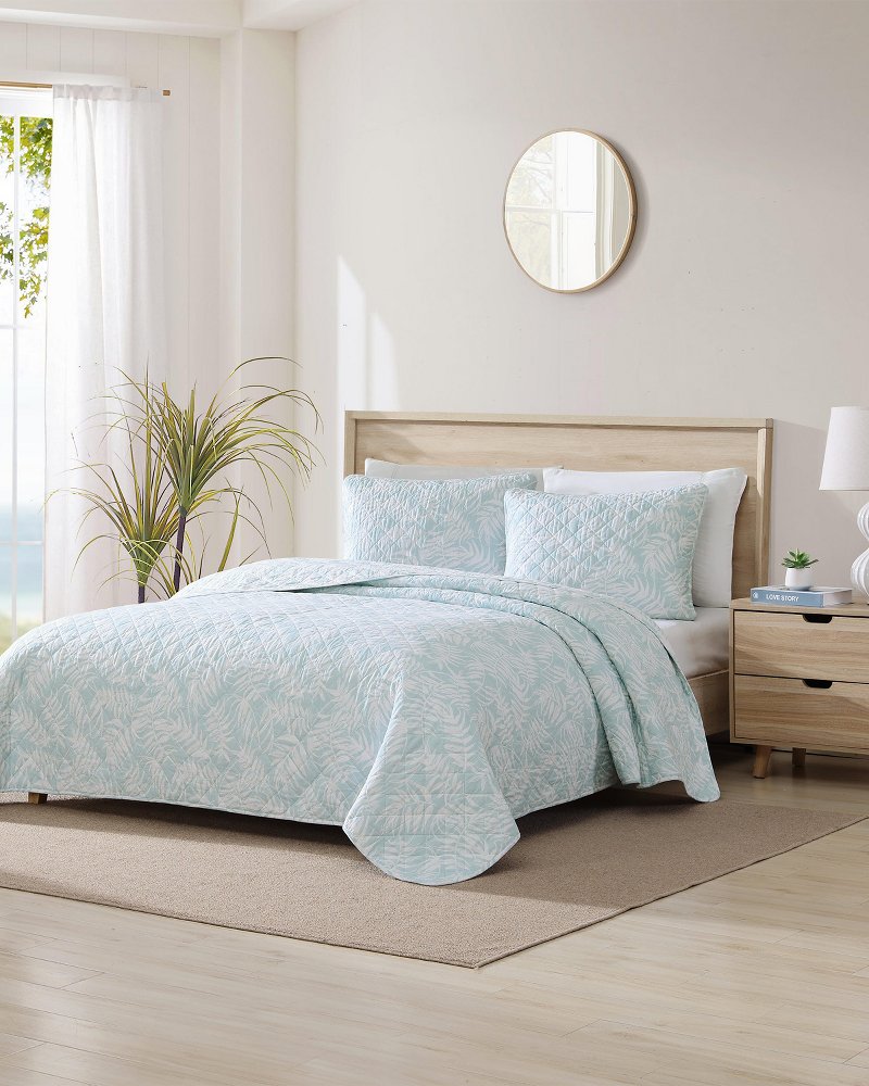 Art of Palms Reversible 3-Piece King Quilt Set Blue | Tommy Bahama Deals - Art of Palms Reversible 3-Piece King Quilt Set