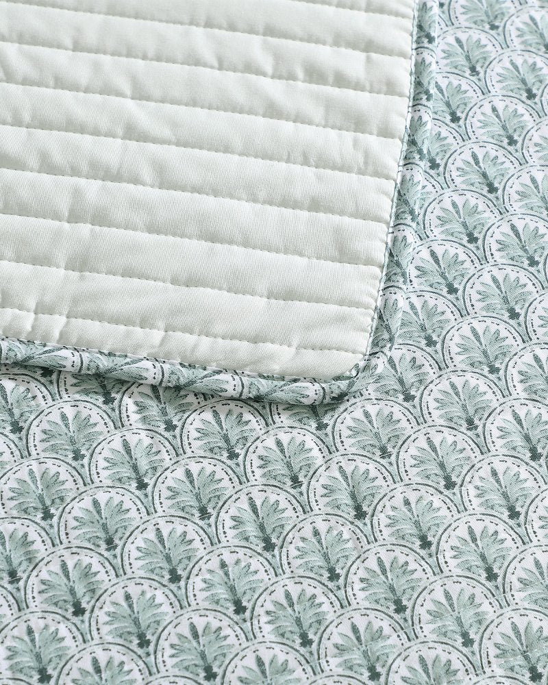 Coastal Batik 3-Piece Full/Queen Quilt Set Spring Green | Tommy Bahama Discount - Coastal Batik 3-Piece Full/Queen Quilt Set