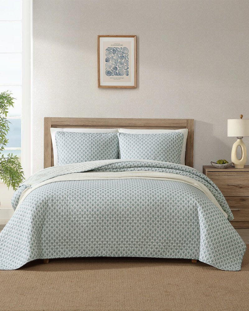 Coastal Batik 3-Piece King Quilt Set Spring Green | Tommy Bahama Smart Buy - Coastal Batik 3-Piece King Quilt Set