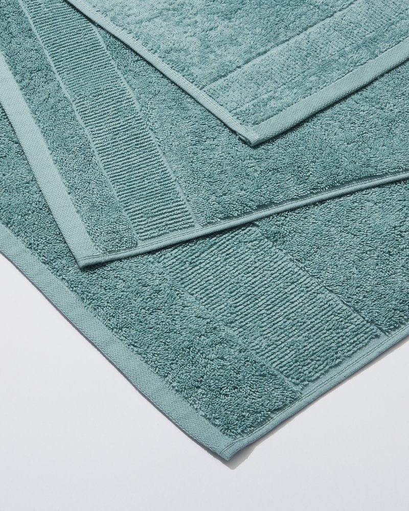 Island Retreat 6-Piece Bath Towel Set Dark Blue Lagoon | Tommy Bahama Signature - Island Retreat 6-Piece Bath Towel Set