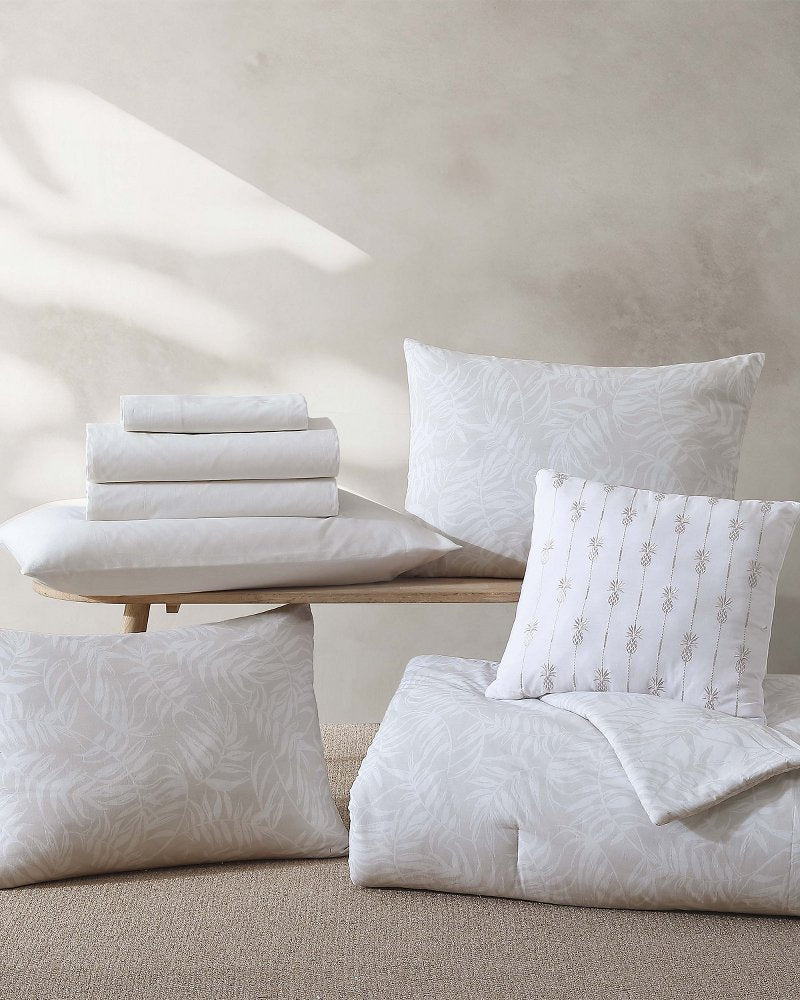 Art Of Palms 8-Piece Queen Bed Set Beige | Tommy Bahama Quality - Art Of Palms 8-Piece Queen Bed Set