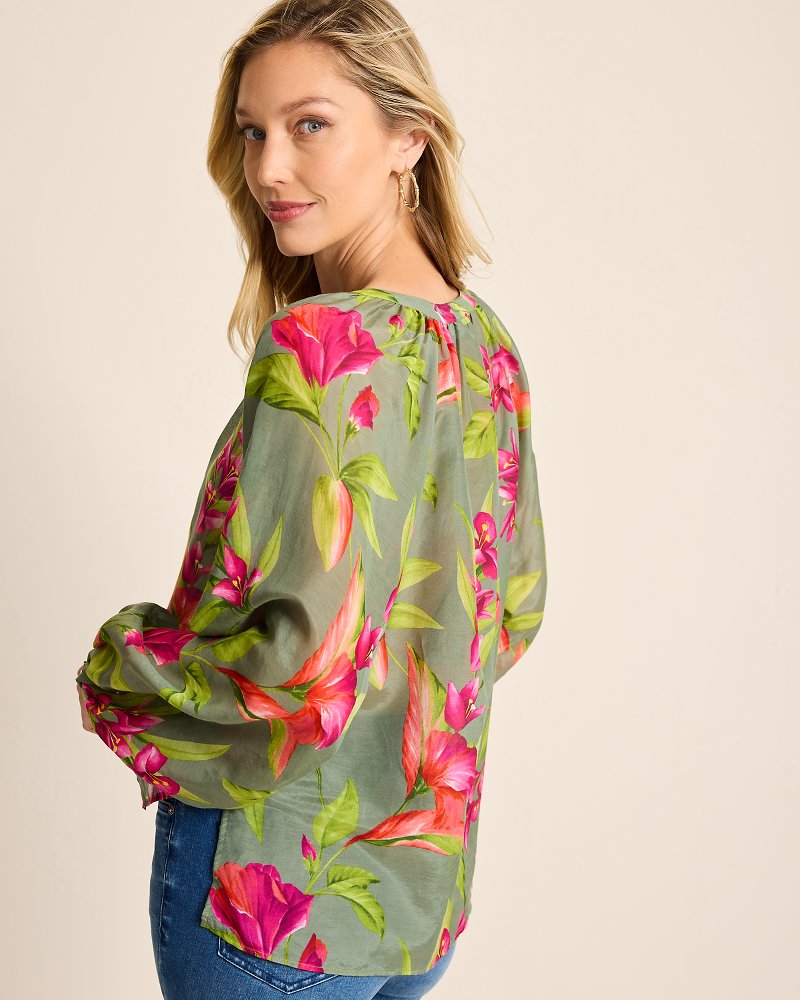 Agua Amara Lavish Blooms Peasant Top Tea Leaf | Tommy Bahama Trending - Agua Amara Lavish Blooms Peasant Top