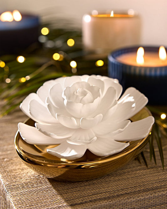 Island Blend Porcelain Flower Diffuser Island Blend | Tommy Bahama Special Offer - Island Blend Porcelain Flower Diffuser