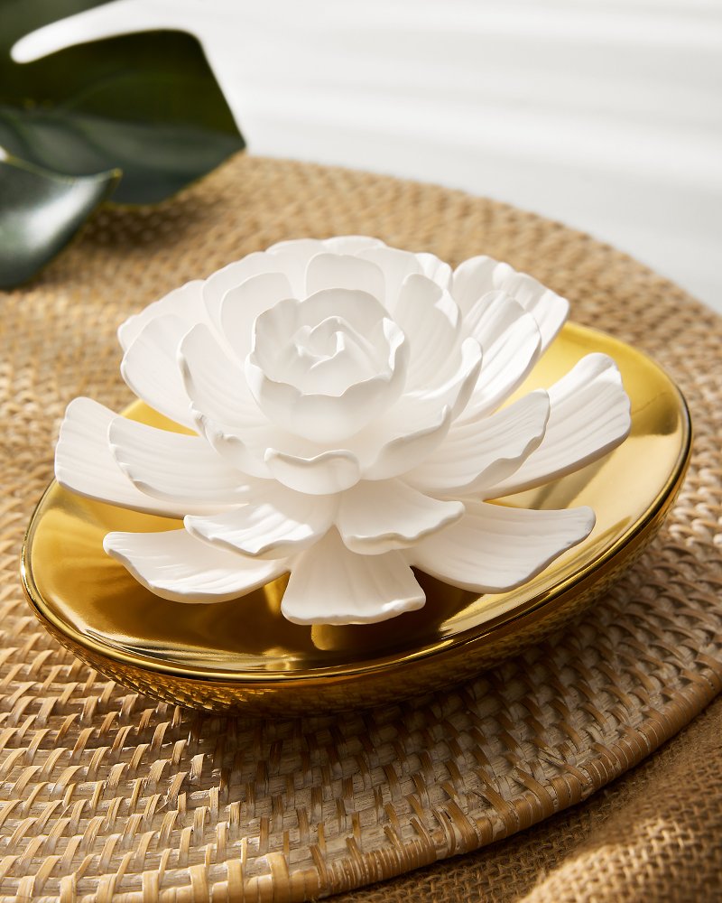 Island Blend Porcelain Flower Diffuser Island Blend | Tommy Bahama Special Offer - Island Blend Porcelain Flower Diffuser