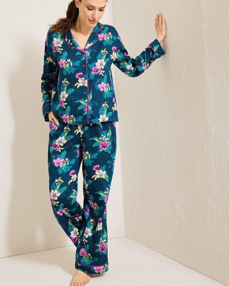 Woven Sateen Long Sleeve & Pants Pajama Set Summer Night | Tommy Bahama Great Value - Woven Sateen Long Sleeve & Pants Pajama Set